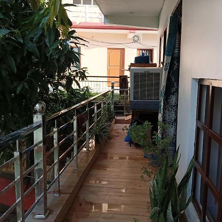 Crescent Moon Homestay Rishīkesh Exteriör bild